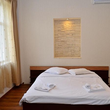 Guest House Anelim เวลีคอเทอร์โนโว ภายนอก รูปภาพ