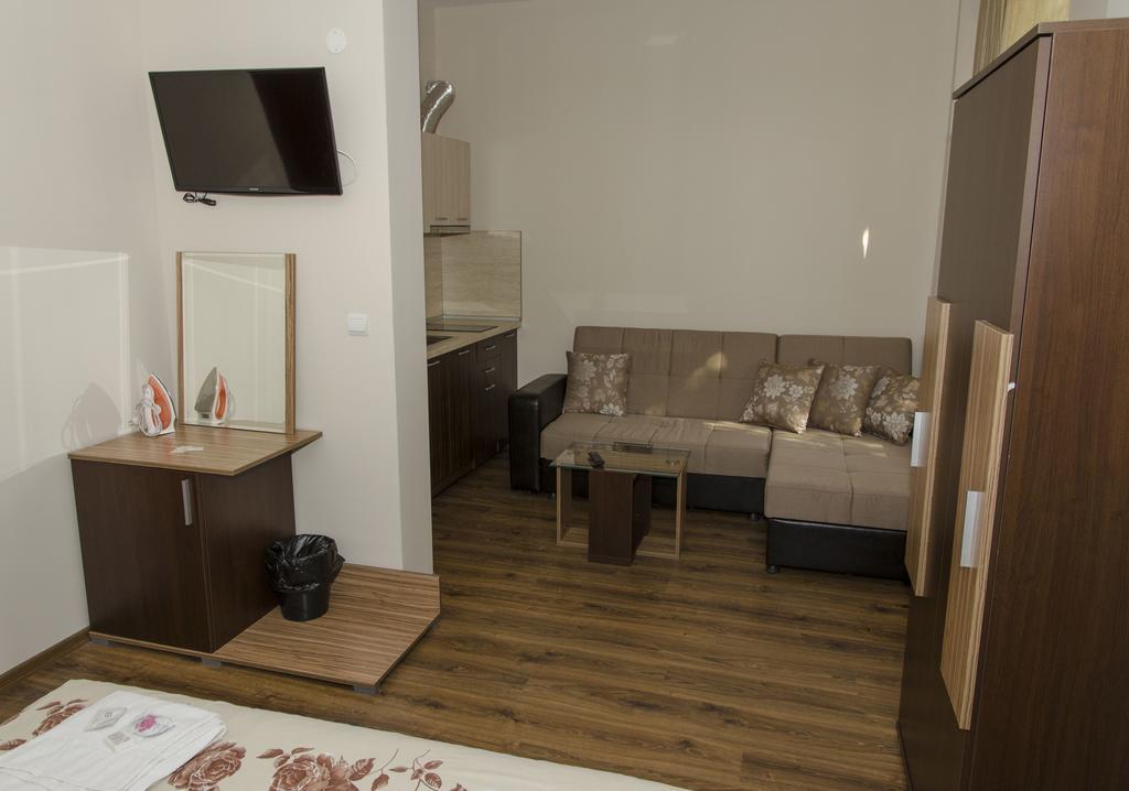 Guest House Anelim เวลีคอเทอร์โนโว ห้อง รูปภาพ