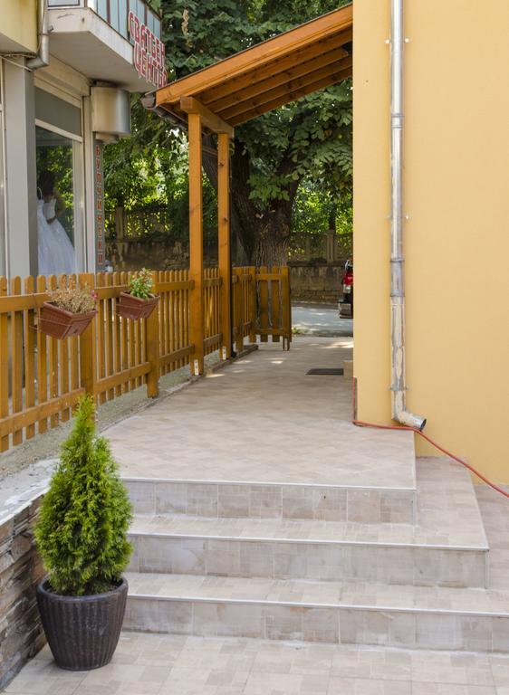 Guest House Anelim เวลีคอเทอร์โนโว ภายนอก รูปภาพ