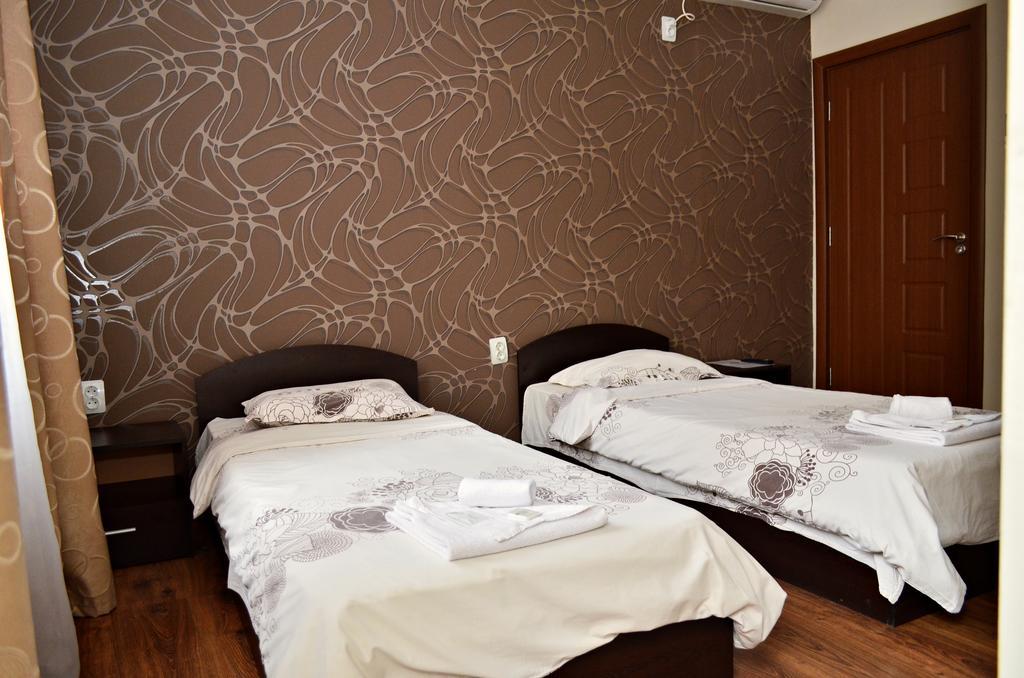 Guest House Anelim เวลีคอเทอร์โนโว ภายนอก รูปภาพ