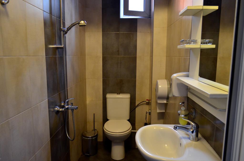 Guest House Anelim เวลีคอเทอร์โนโว ภายนอก รูปภาพ