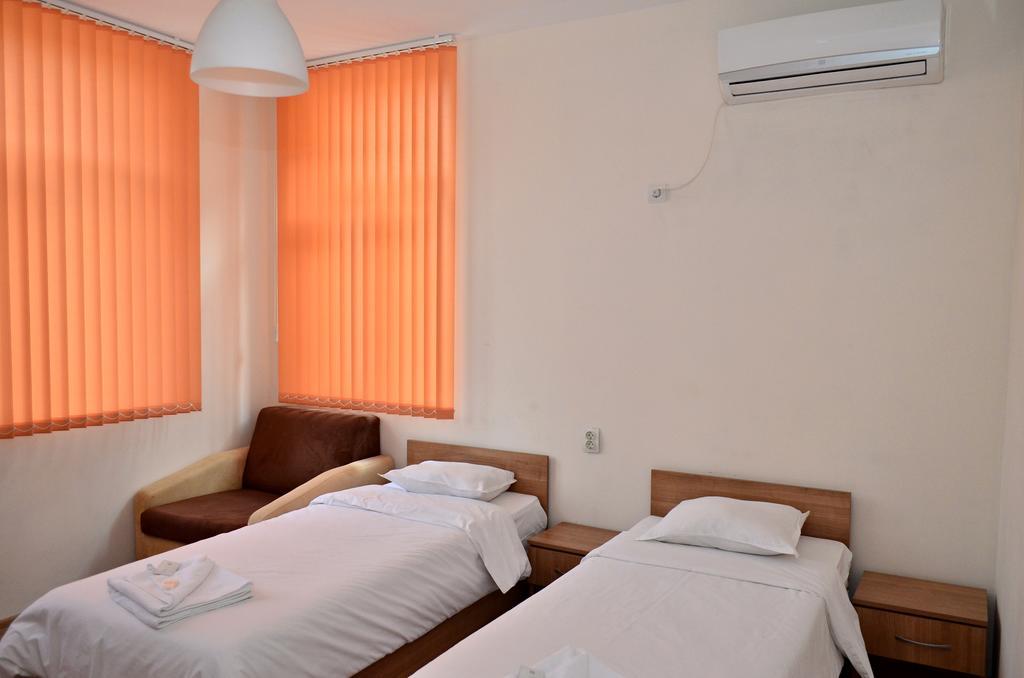 Guest House Anelim เวลีคอเทอร์โนโว ภายนอก รูปภาพ